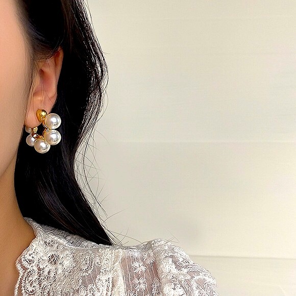 🔵𝟲𝟱%𝗢𝗙𝗙 𝗯𝘂𝗻𝗱𝗹𝗲𝘀 𝟯+🔵 NEW Large Pearl Huggie Hoop Earrings - Picture 6 of 12